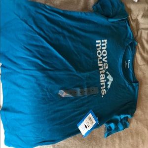 BNWT Women’s Columbia T-shirt size Medium